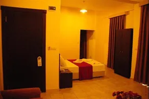 ASTOR BEACH HOTEL - Image 5