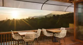 Giriwood Hotel & Villa - Image 5