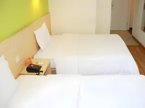 IU Hotel Chongqing Fengdu Pingdu Avenue - Image 4