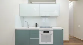 Stone house in Athens - Image 3