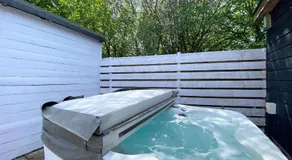 Hunters Hideaway Lodge - Private Hot Tub - Infrared Sauna - Dog Friendly - Image 5