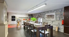 Host Wise - Boutique Country House w Pool - Image 2