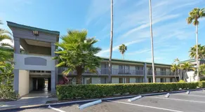 Waterfront, Heated Pool, Huge TV, Tiki Bar & Grill - Image 5