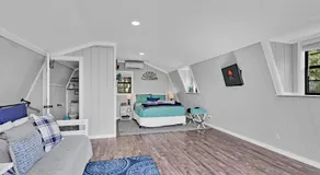 Rustic Star Farmhouse at Moonlight Getaway - Image 2
