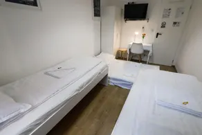 Pest-Port Apartment-ROOM 3 - Image 2