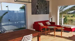 Peach on Beach Boutique Guesthouse - Image 5