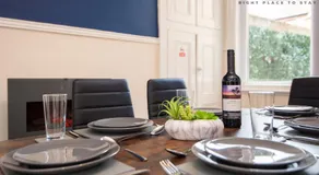 Darlington Modern 2 Bed Apartment Great for Contractors - Image 3