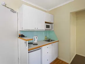 Knightsbridge Apartments - Image 5