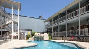 3/2 i historiske floden condo i Gruene !! Pool! Kort gåtur til Gruene Hall! - Image 3