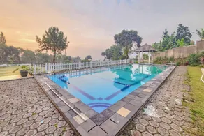 Urbanview Hotel Star Residence Puncak - Image 3