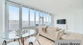 Canary Wharf Skyline ViewI Modern and Bright Top-Floor RoomsI Not Whole Flat - Image 3