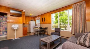 Bel Air Cottages and Motel - Image 3