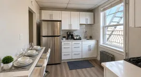 Modern 3 Bedroom Apartment, Sleeps 11, 20 min to Times Square - Image 2