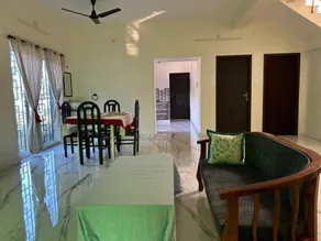 Deluxe Queen Room - Image 4