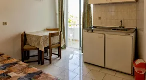 Aphrodite Apartments - Image 4