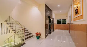 Victoria Suites Airport Hotel - Image 5