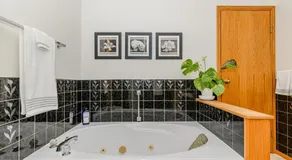 Bayview Bed and Breakfast - Image 5