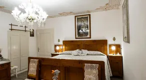 Palazzo Cervesato: Camera Regina Margherita - Image 2