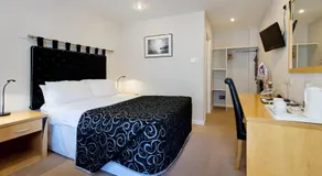 Station Hotel - Image 2