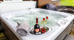 Langford farmhouse - New Forest National Park Luxury 4bd, hot tub, cinema, 10 acres - Image 5