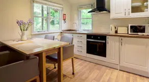 Pinetum Garden Retreats - Image 3