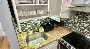 Entire rental studio unit in Queen Village Philly - Image 5