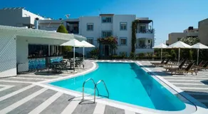 Idalia Stylish Apartment with Hot Tub - Image 2