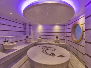Glorious Hotel - Image 4