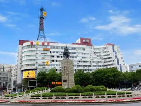 Super 8 Hotel Chengde Imperial Summer Resort - Image 3