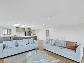 2-bed Beach Haven With Garden & Alfresco Dining - Image 4