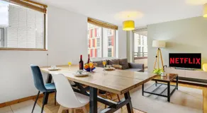 Top Rated 2BR and Balcony by Old St for 6 - Image 3