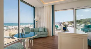 Riviera Resort Hotel - Image 2