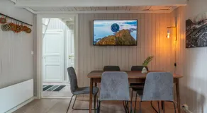 Ure Lodge, Leknes, Lofoten - Image 4