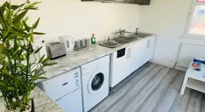 Entire Private 1 Bedroom - Guest Suite in Glasgow - Image 4