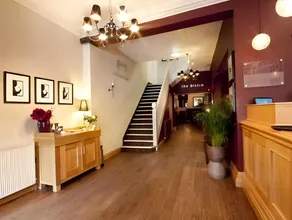 The Bondgate Boutique - Image 4