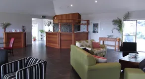 Swan Lake Guest House - Image 5