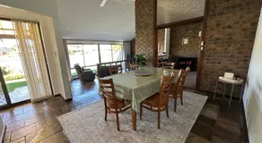 Private Lakefront Retreat in West Lakes - Image 4