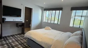 Claremont Hotel - Image 2