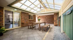 Cool beachside apartment on Jetty Road Brighton - Image 3