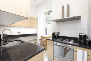 JOIVY Chic Apartment near Stockbridge Market - Image 3