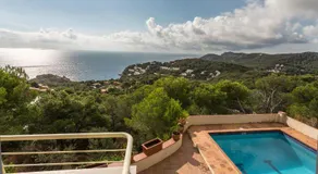 Villa Tamariu con vistas al mar - Image 2