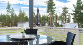Guestly Homes Seaside Stay with Sauna - Image 4