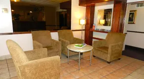 L'Auberge de l'Aeroport Inn - Image 2