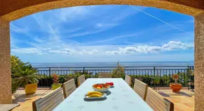 Sea-view villa for 11 guests with a heated infinity pool - Image 3