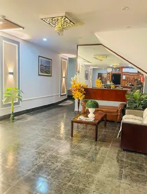 THE ROYAL PRESIDENCY INN - Image 2