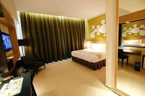 D Hotel - Image 2