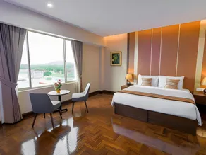 Hotel New Wave - Image 2