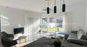 Quiet Courtyard Apartment - Easy Parking & Quick Bus to City Center - Image 3
