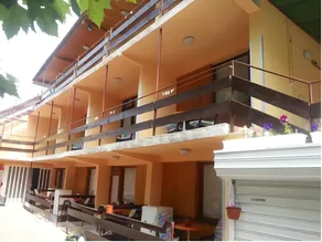 Family Hotel Yulian - Image 3