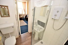 Bridle Lodge Apartments - Image 2